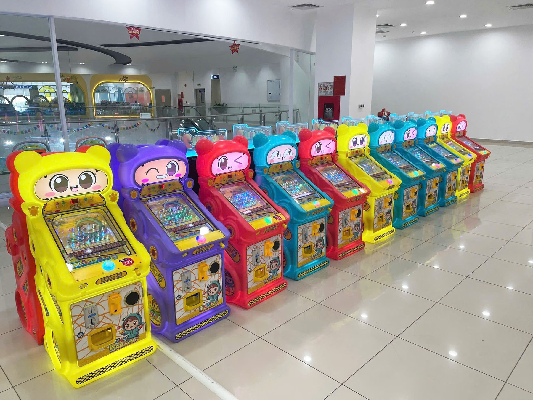 Máy game gắp thú tại khu vui chơi